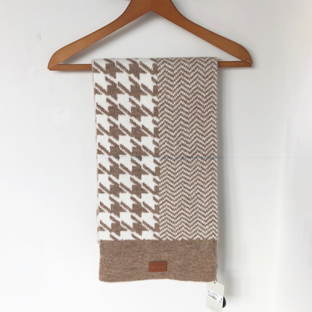 NWT Cole HAAN Houndstooth scarf 10.5” X 70”